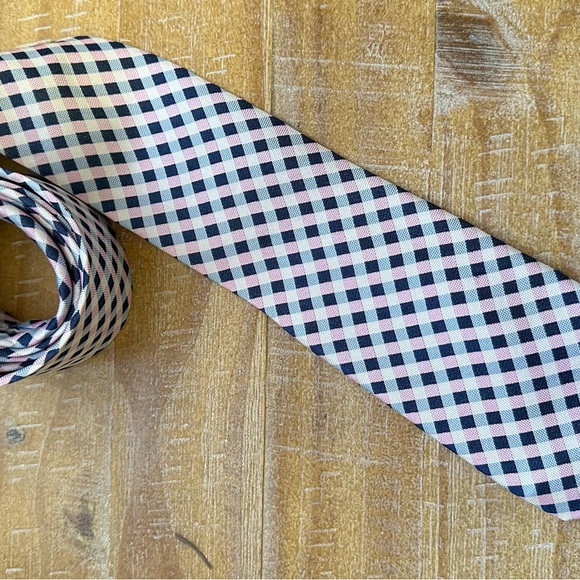 Nautica Men’s Tie Pink And Blue - Picture 3 of 3